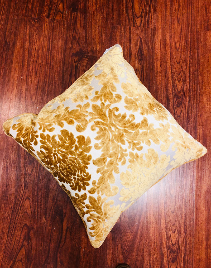 Swirl pillow
