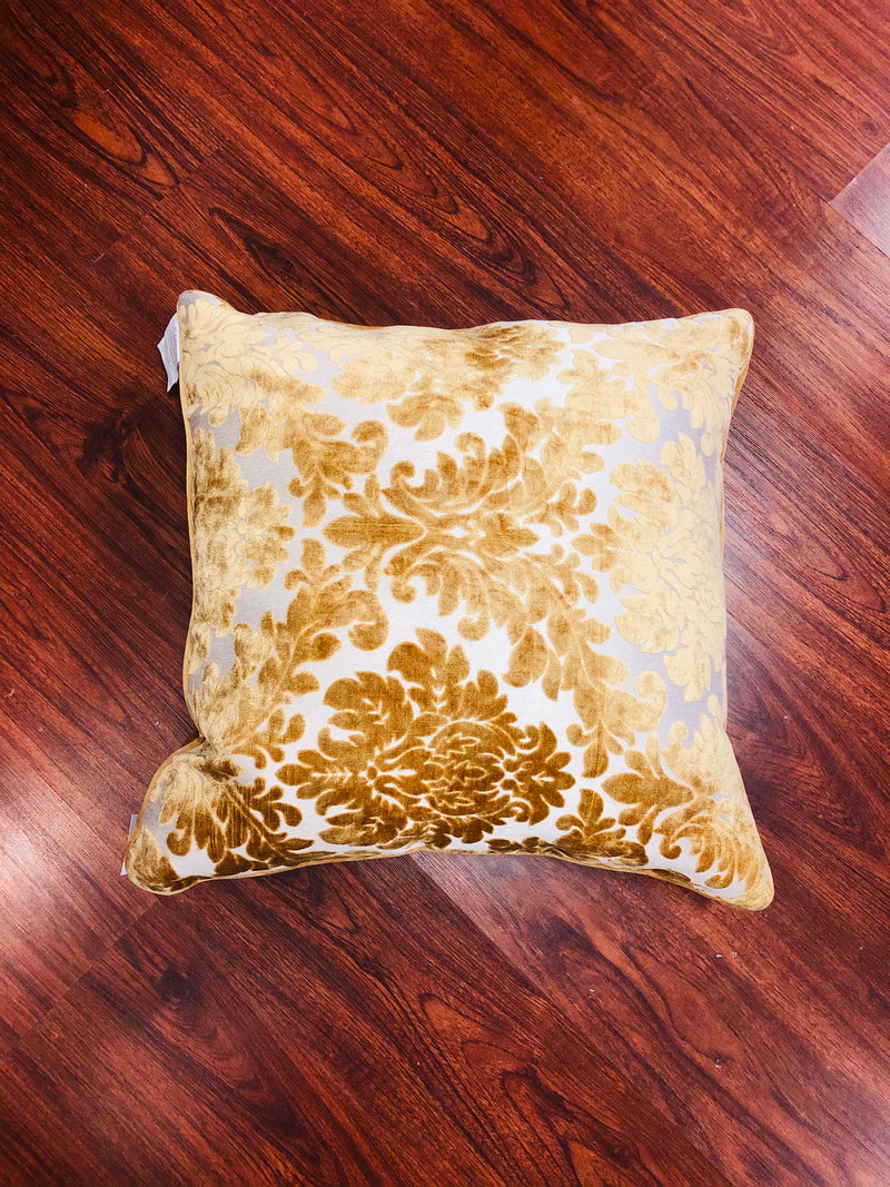 Swirl pillow